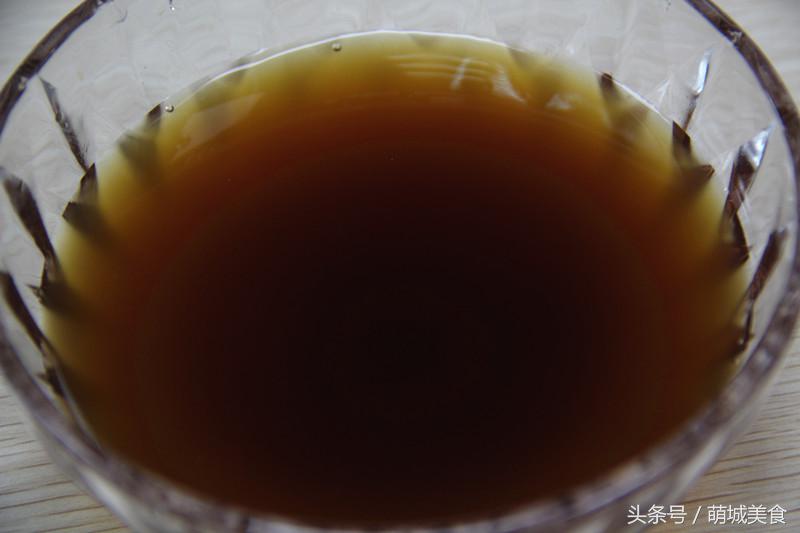 咬起来脆啵啵，嘎吱嘎吱的猫耳朵连婆婆都说好吃