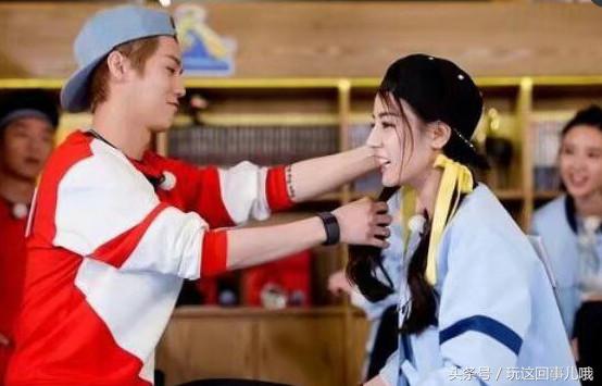 跑男鹿晗对陈赫比心,鹿晗热巴跑男未播出片段