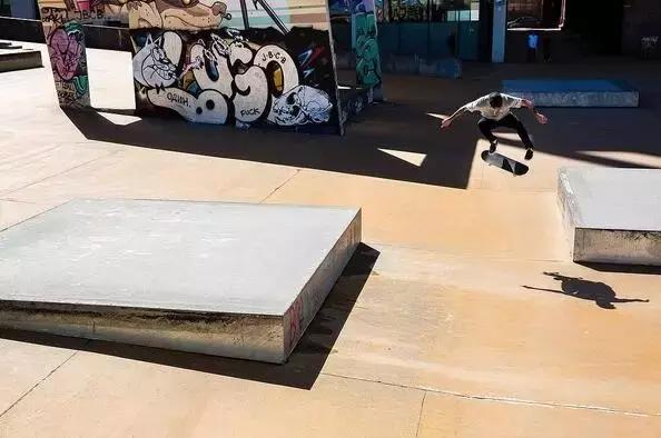 想学滑板应该从什么学起,想学滑板用多大的滑板