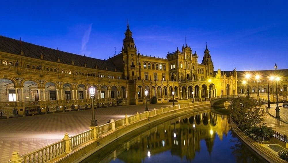 去西班牙，你想看被万达吞下去的大楼还是吐出来的大楼？