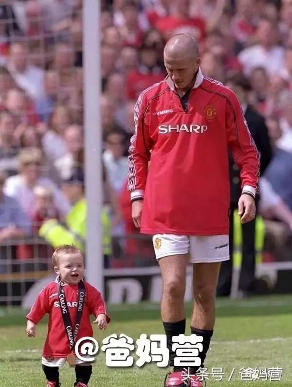 叮！贝克汉姆家2号男主已上线！什么叫「长兄如父」？！