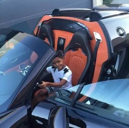 什么样的车才能配得上这首歌,什么样的车显得男人成熟