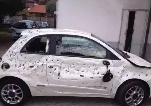 小区里乱停车挡道然后被锁了,小区里乱停车导致道路窄怎么举报