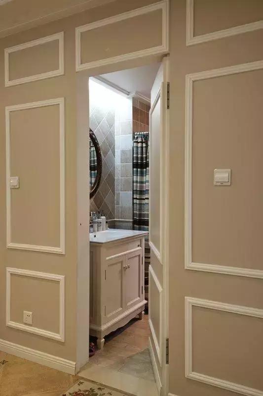 昆明未名城婚房装修，卫生间装了隐形门，朋友来做客到处找厕所！