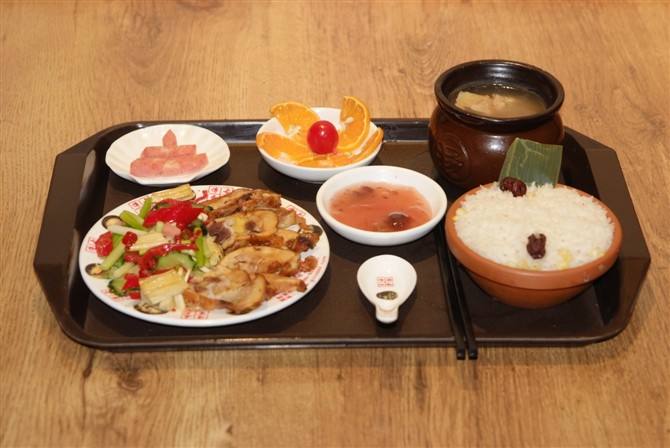 烂大街的瓦罐快餐目前还赚钱吗,看日赚1千的他是怎么说的?