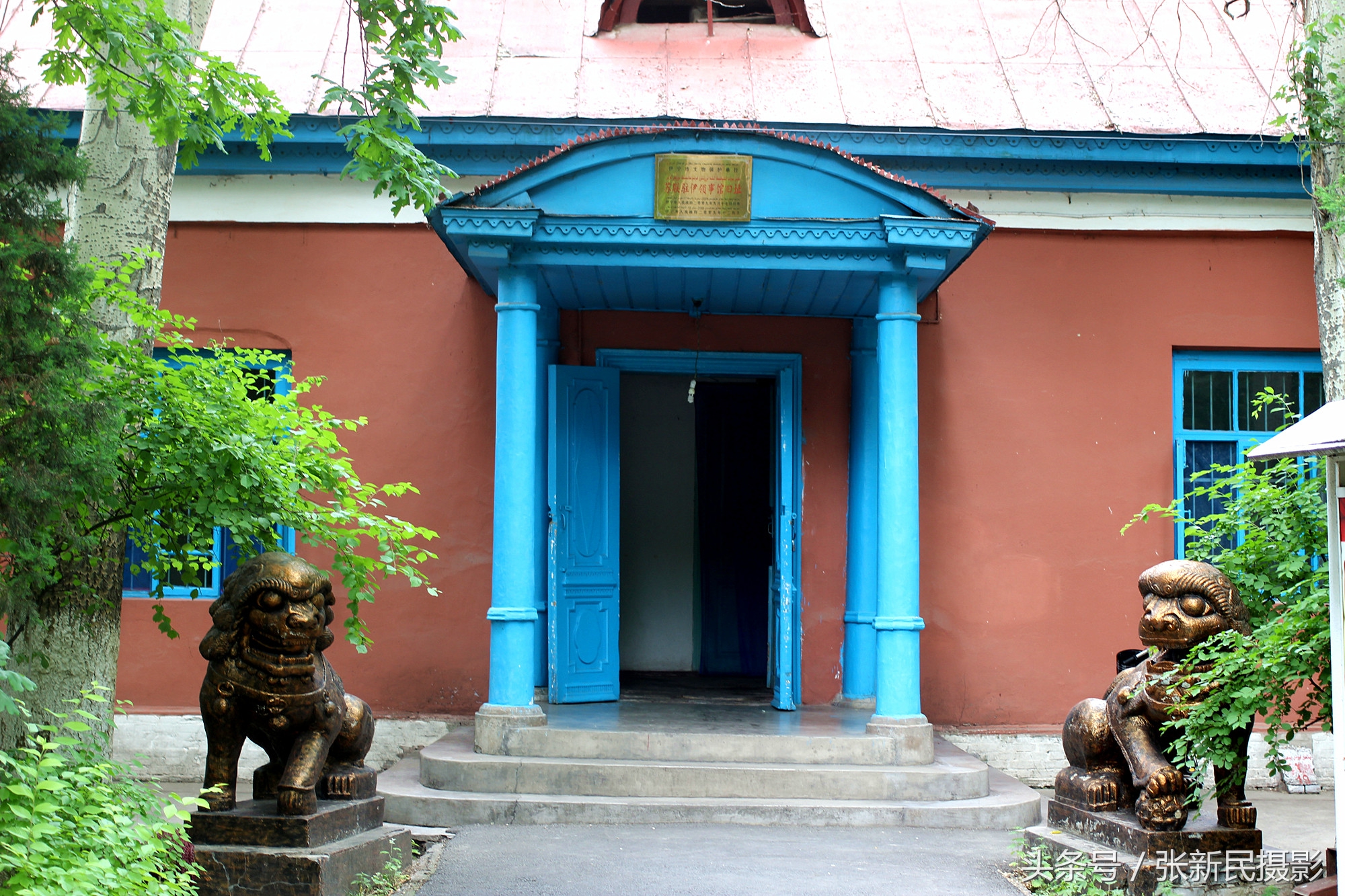 百年俄罗斯建筑保存完好白杨茂盛