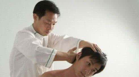 颈椎病的三个治愈方法,颈椎病头晕上班折磨人怎么办