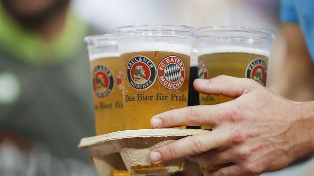 多特蒙德被谁淘汰,多特蒙德丢冠军拜仁球迷