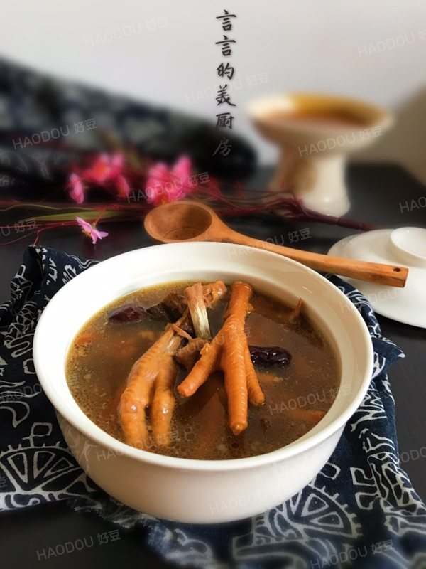 枸杞根煲汤最佳搭配,枸杞叶怎么煲汤最好吃