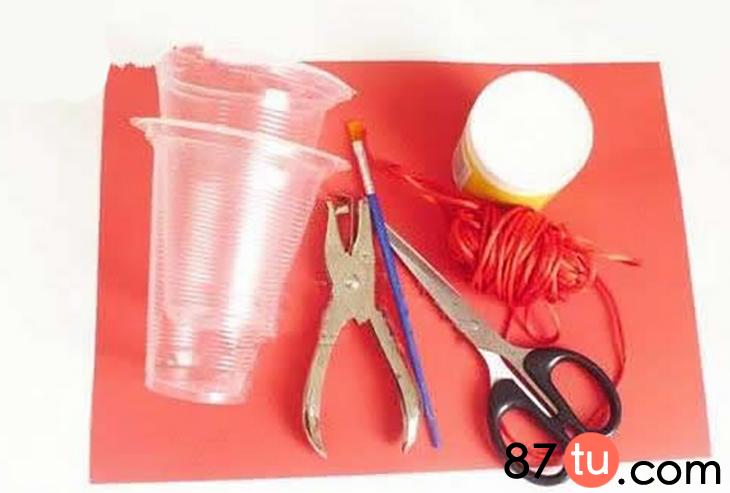 一次性塑料杯子做灯笼步骤,用杯子制作元宵节灯笼