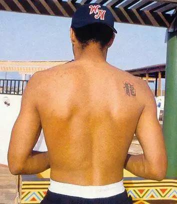 有藏文纹身的球星,有汉字纹身的球星