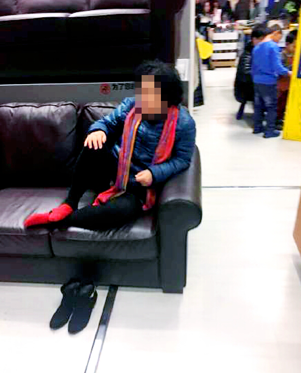 女性在宜家做出不文明行为,宜家不文明事件