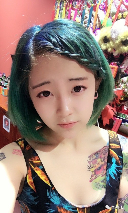 女子丢手机报警想要无偿找回,女子丢失手机被捡到要求道歉