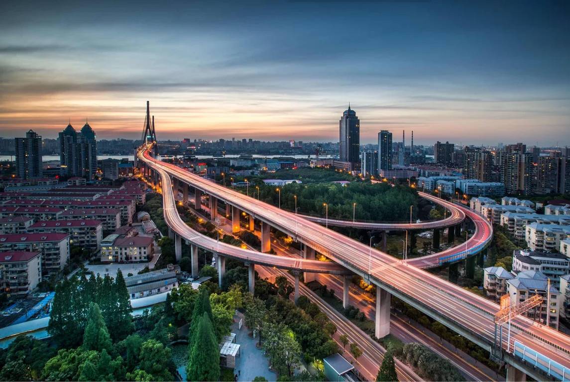 从基础教程到题材选取再到实用技巧，手把手教你玩转夜景拍摄！