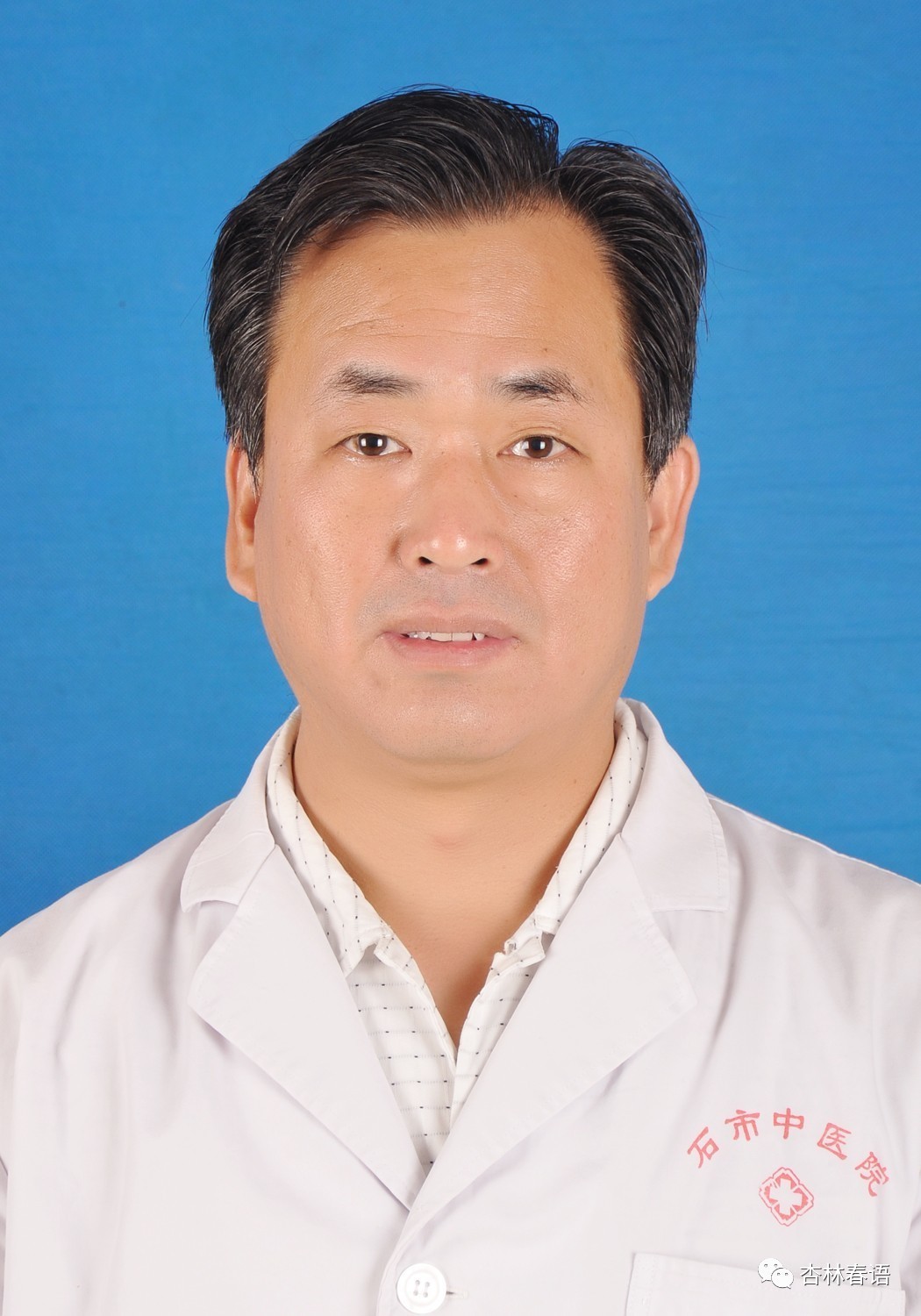 腿上的青筋弯曲是静脉曲张吗,腿上好多青筋是静脉曲张前兆吗