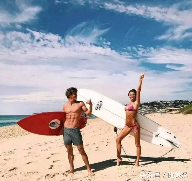 瑜伽人一年十几万学习费用值得吗,瑜伽初学者在家练还是去瑜伽馆练