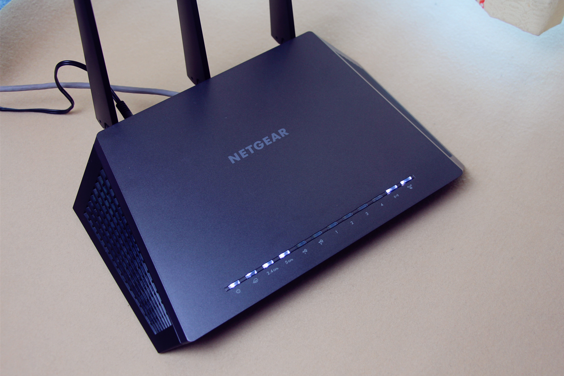 为什么说高端玩家必选这款网件路由器？WiFi信号强度、速度、穿墙、延迟等都是关注重点！