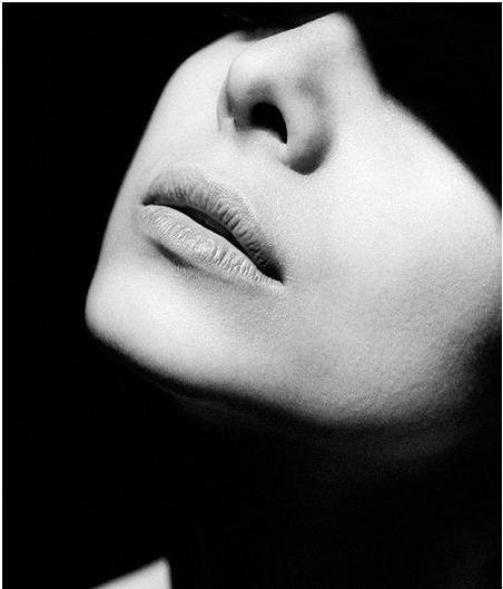 你认为最虐心的一句歌词,还有哪些虐心的歌词