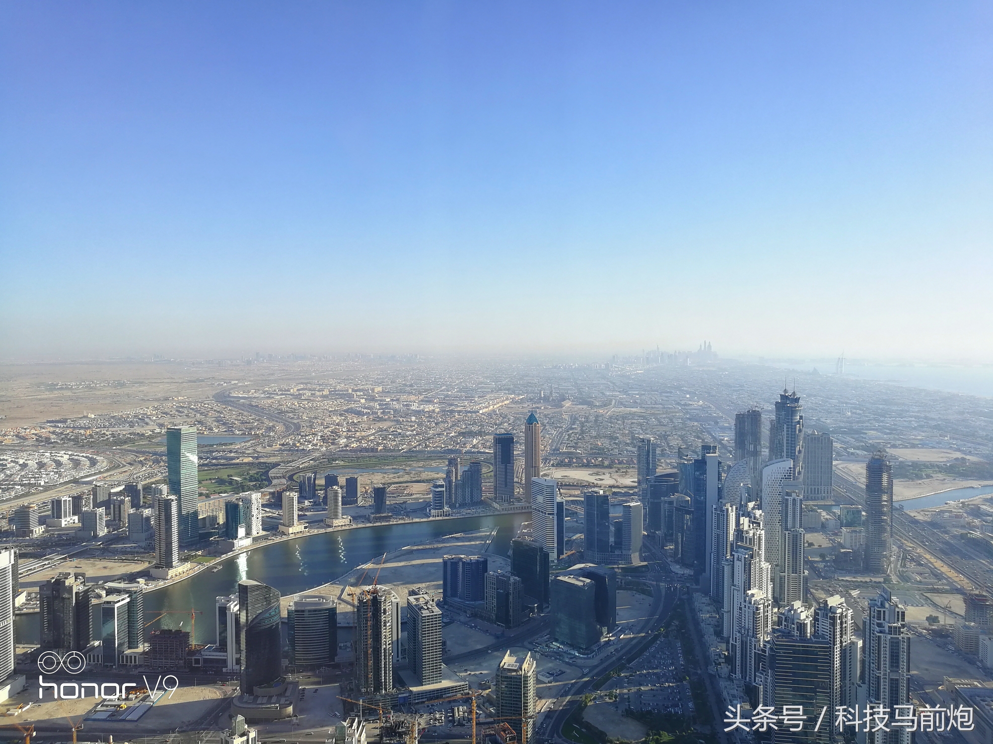 见证沙漠奇迹之美，带着荣耀V9开启迪拜奇遇记
