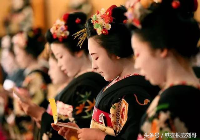 「日本风物」扇子，在日本玩出了“花样”做出了“高度”