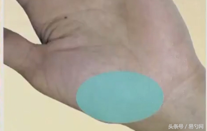 手掌大拇指下方肉发青色,手掌颜色偏青是什么原因