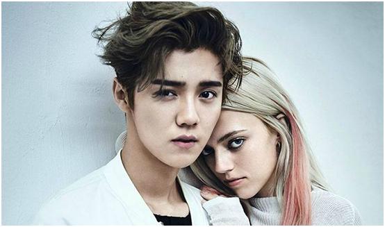 鹿晗戴橘色手链,鹿晗戴手绳