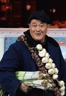 从赵本山女儿化身社会你球姐说起，为什么直播偏偏青睐东北人？