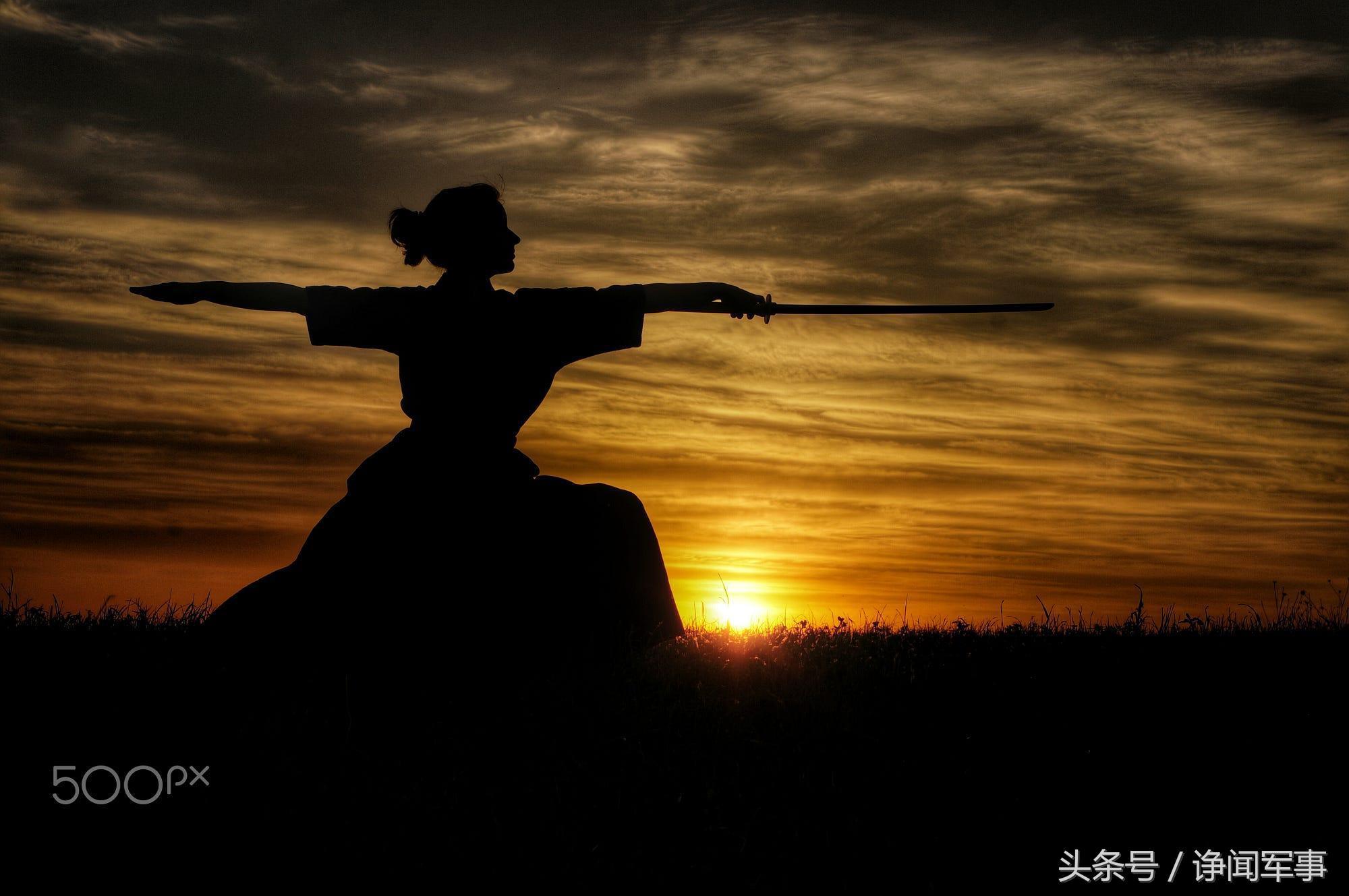 直击日本少女学习剑道：向左是强身健体，向右是军国主义