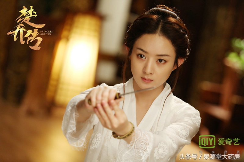 吓死本宝宝了，隐形眼镜操作不当造成*血丝红**