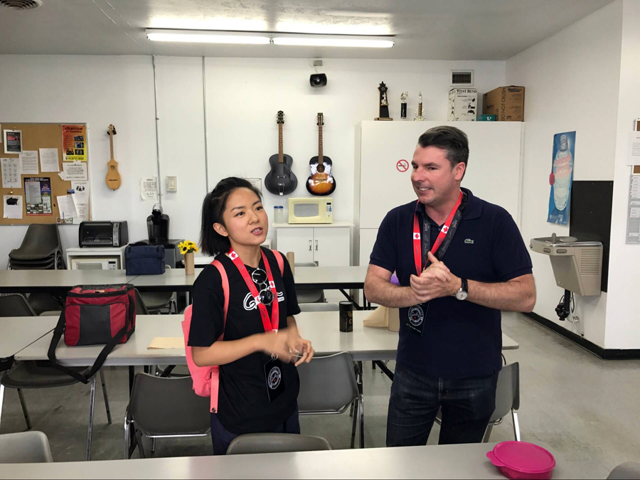 极速快报:弘力乐器2017加拿大Godin吉他工厂参观第一天