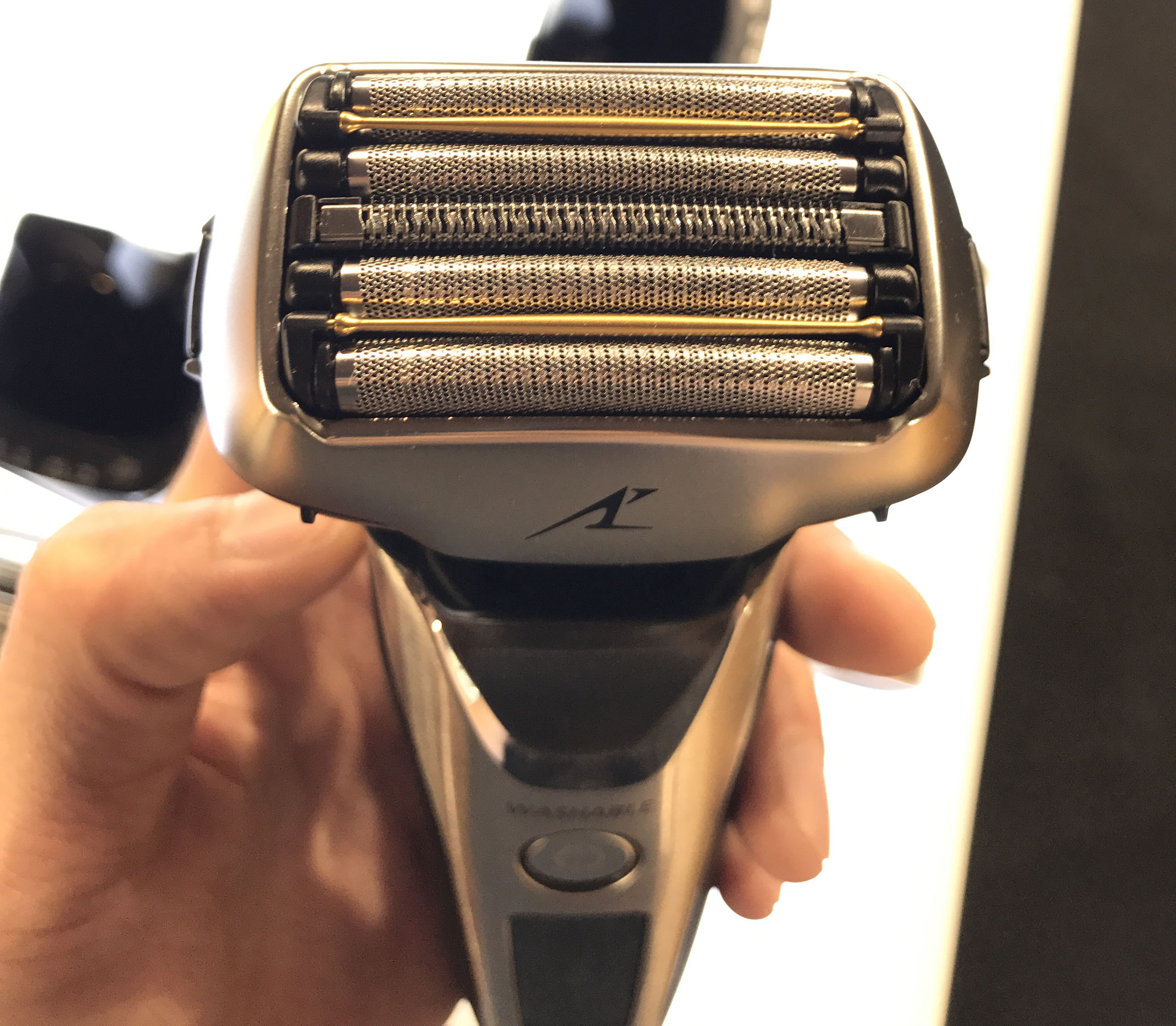 日本松下发布史上最贵剃须刀来了,4大黑科技让男*欲人**罢不能,仅3999元