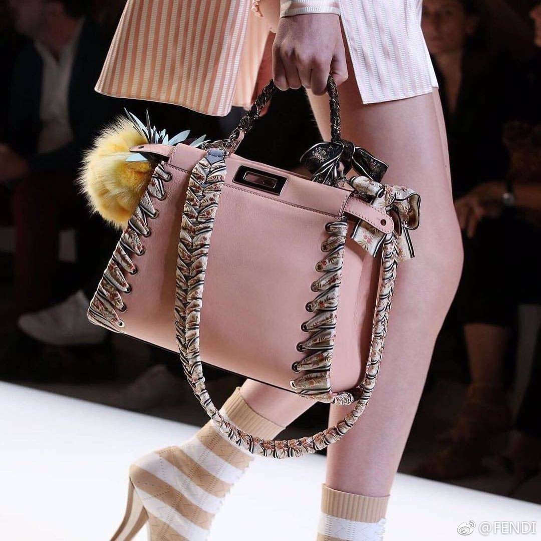 王嘉尔和fendi的关系,王嘉尔跟fendi解约了吗