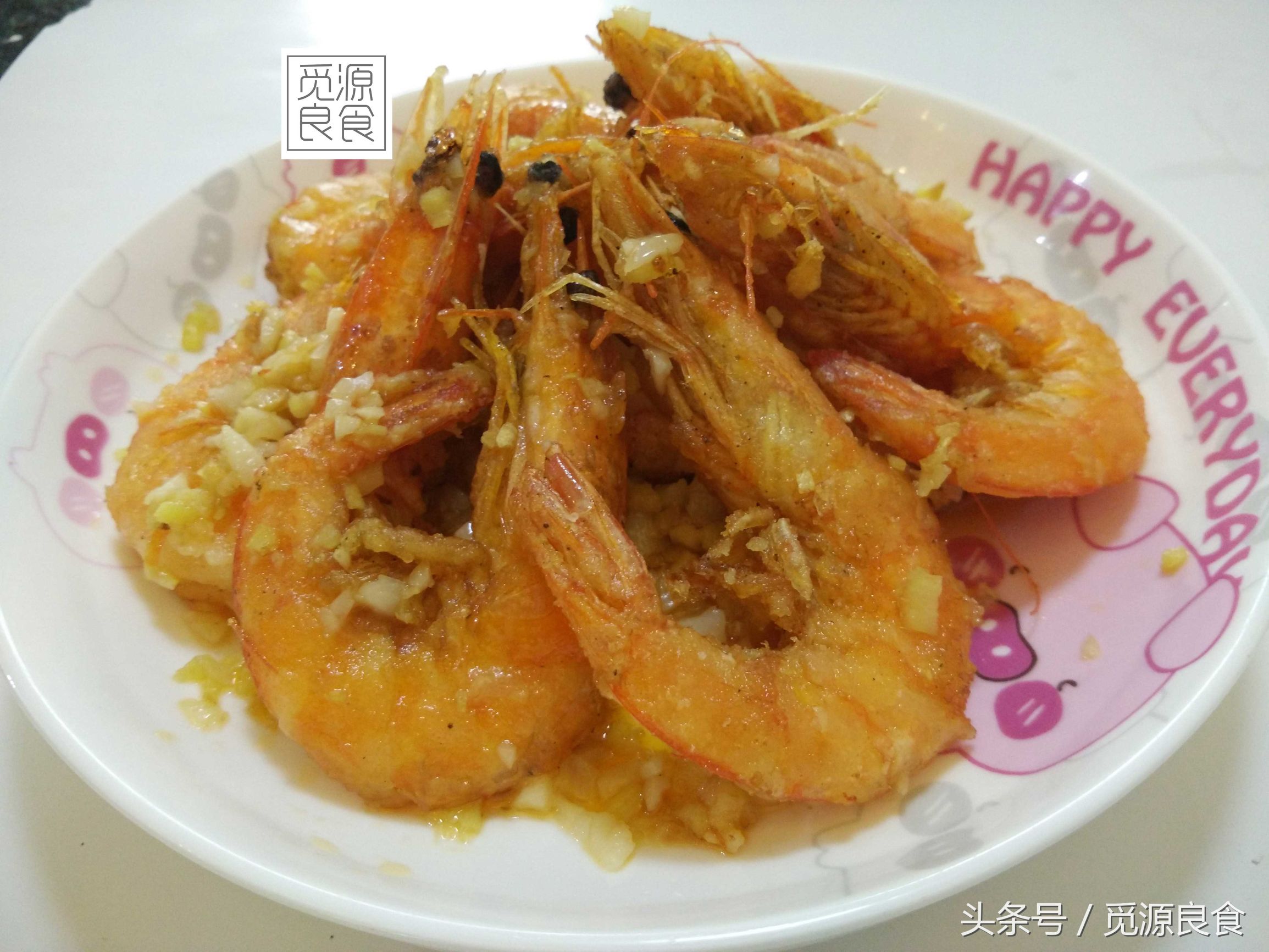 在美味面前,这点麻烦不算什么。今日菜谱椒盐虾,外观诱人,味道鲜美,让人非常有食欲,怎么做才能好吃?