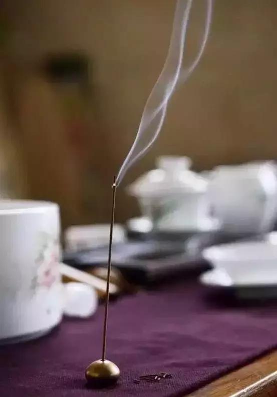 这对60后夫妻不惜卖掉公司，只为一间100多岁的白族老宅，连剑桥教授、《国家地理》都被他们吸粉