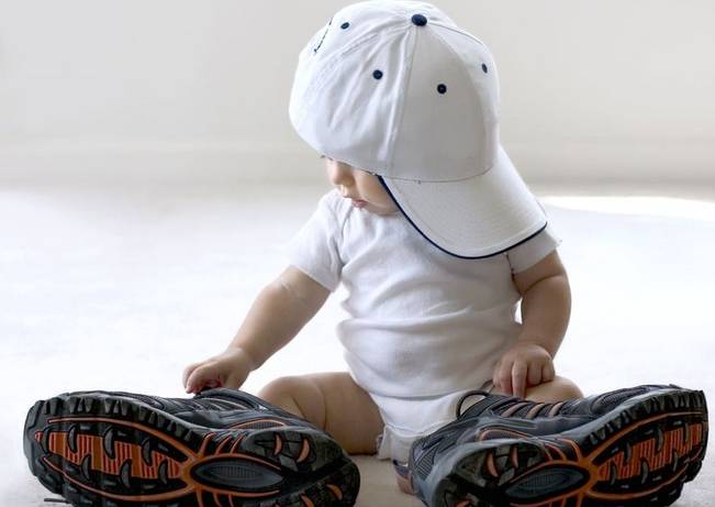 给孩子挑一双好的凉鞋,给婴儿选凉鞋选什么牌子好