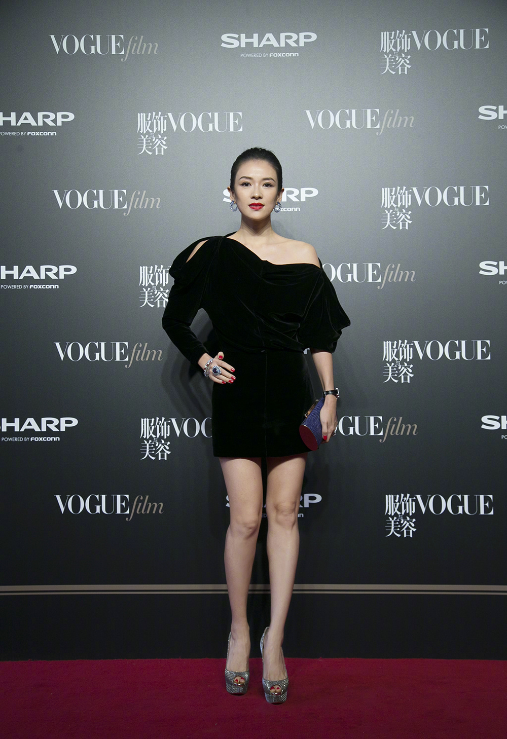 谢娜刘涛对比,刘涛双下巴对比