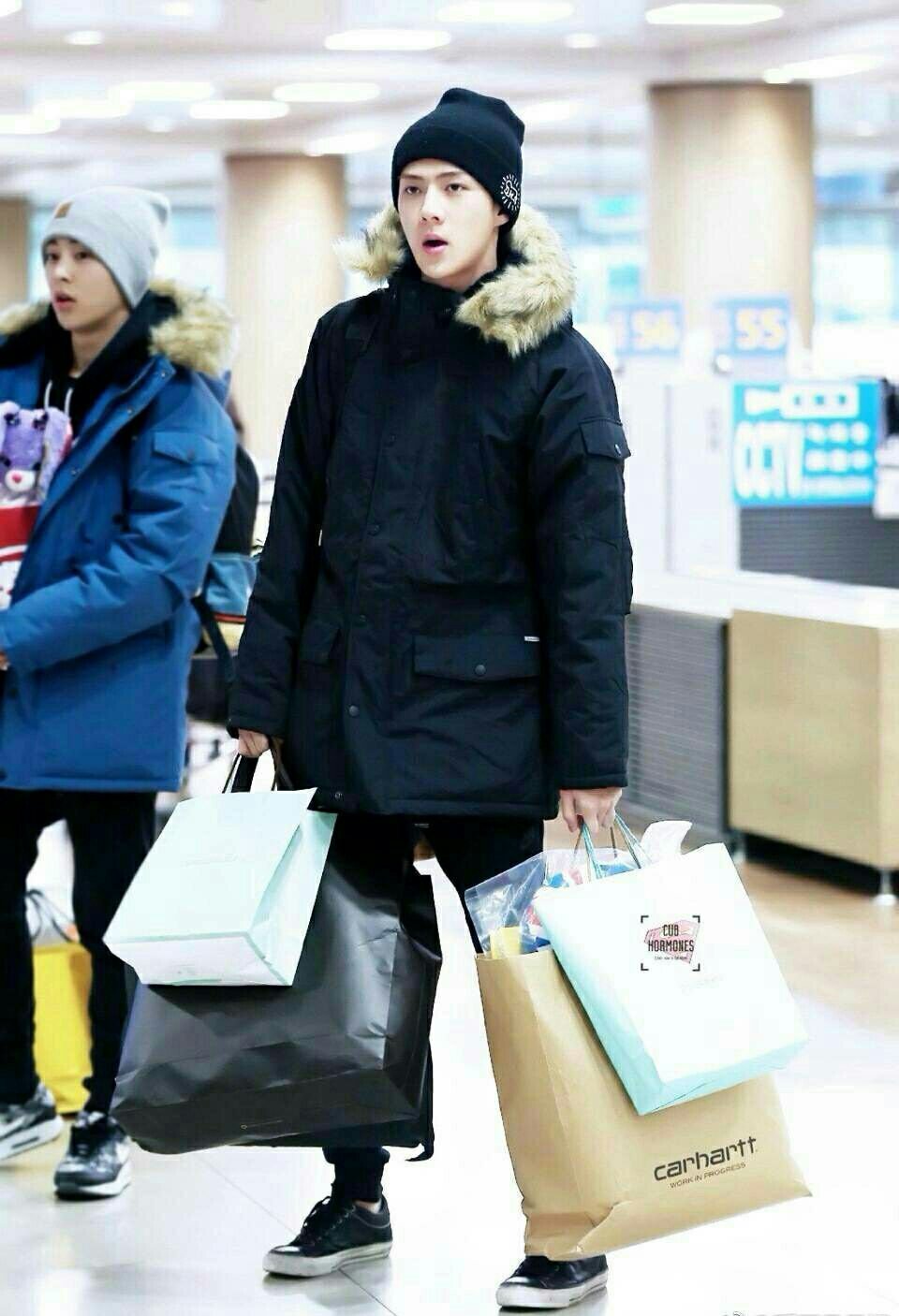 exo吴世勋躲避游戏,exo吴世勋韩国歌手