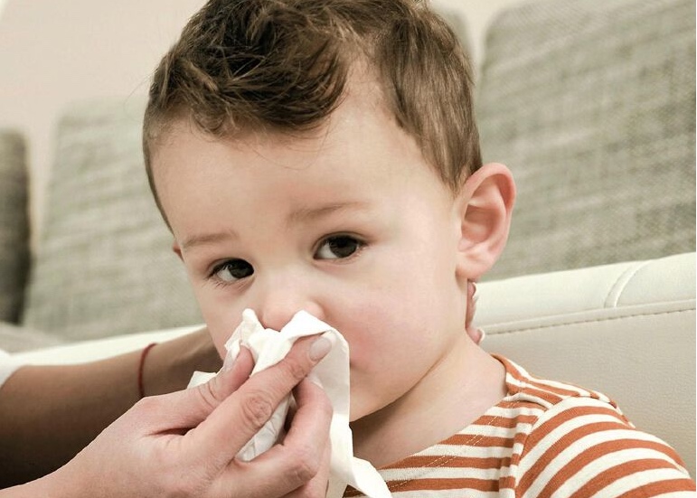 小孩流鼻血最简单有效的解决方法,小孩流鼻血的正确处理方法