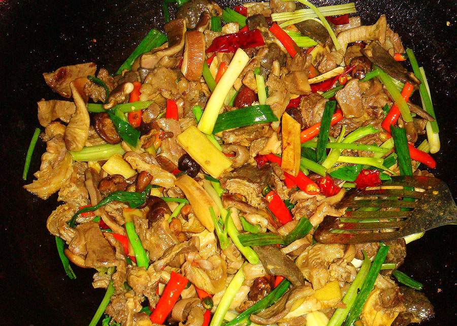 正宗牛杂烩菜,啤酒焖牛杂视频