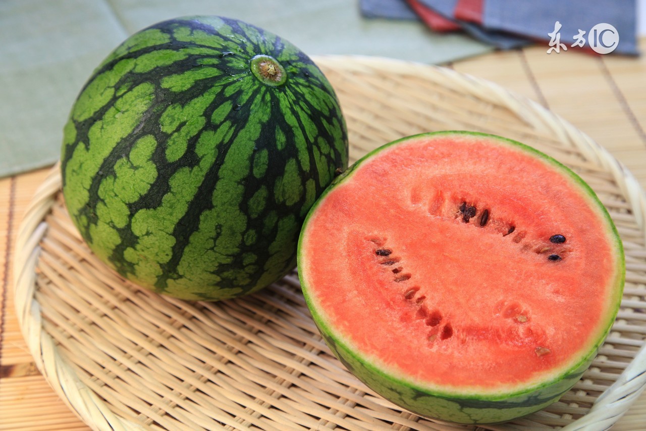 西瓜注水怎么能分辨出来,西瓜注水了的图片