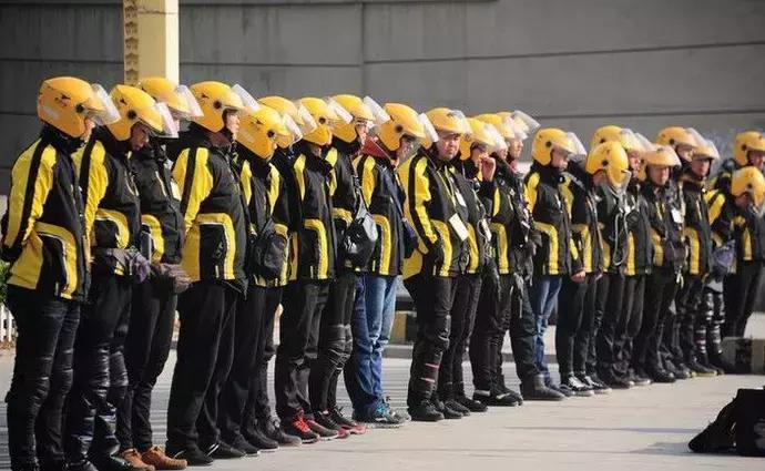 当美团外卖员一个月的工资,做美团外卖员一个月能挣多少