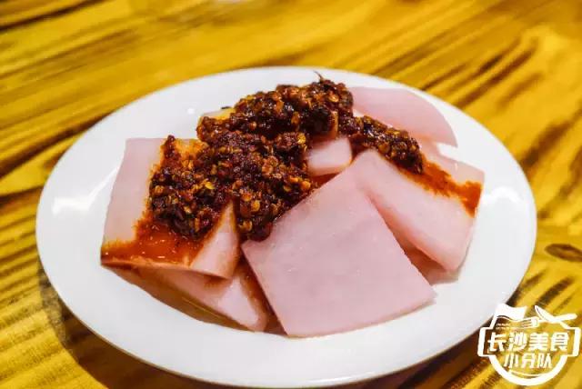 这家远离热门宵夜圣地的湘西烧烤店凭什么吸引食客？