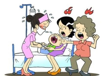 育儿小故事：孩子在医院等抽血，哭闹不配合，两个家庭两个妈妈，两种不同处理方式