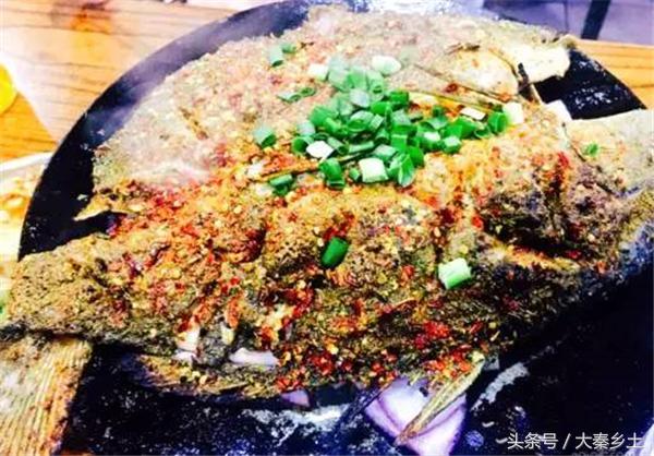 又到了一年一度的小龙虾盛宴了大家如何在家吃到小龙虾？西安这条街美食秒杀回民街统统吃一遍才过瘾？