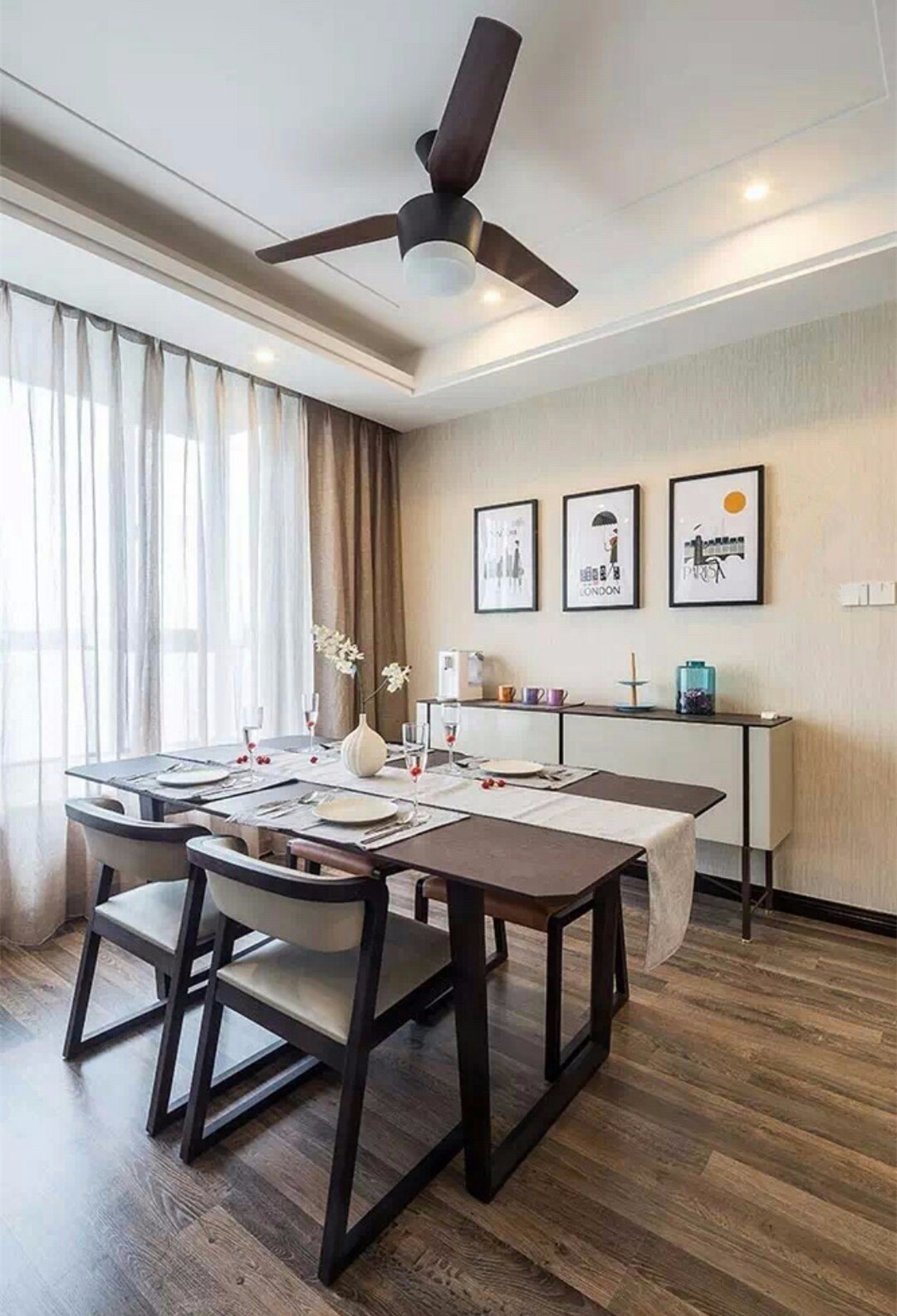 餐桌上盖一条布实用吗,为什么餐桌上要铺一块布