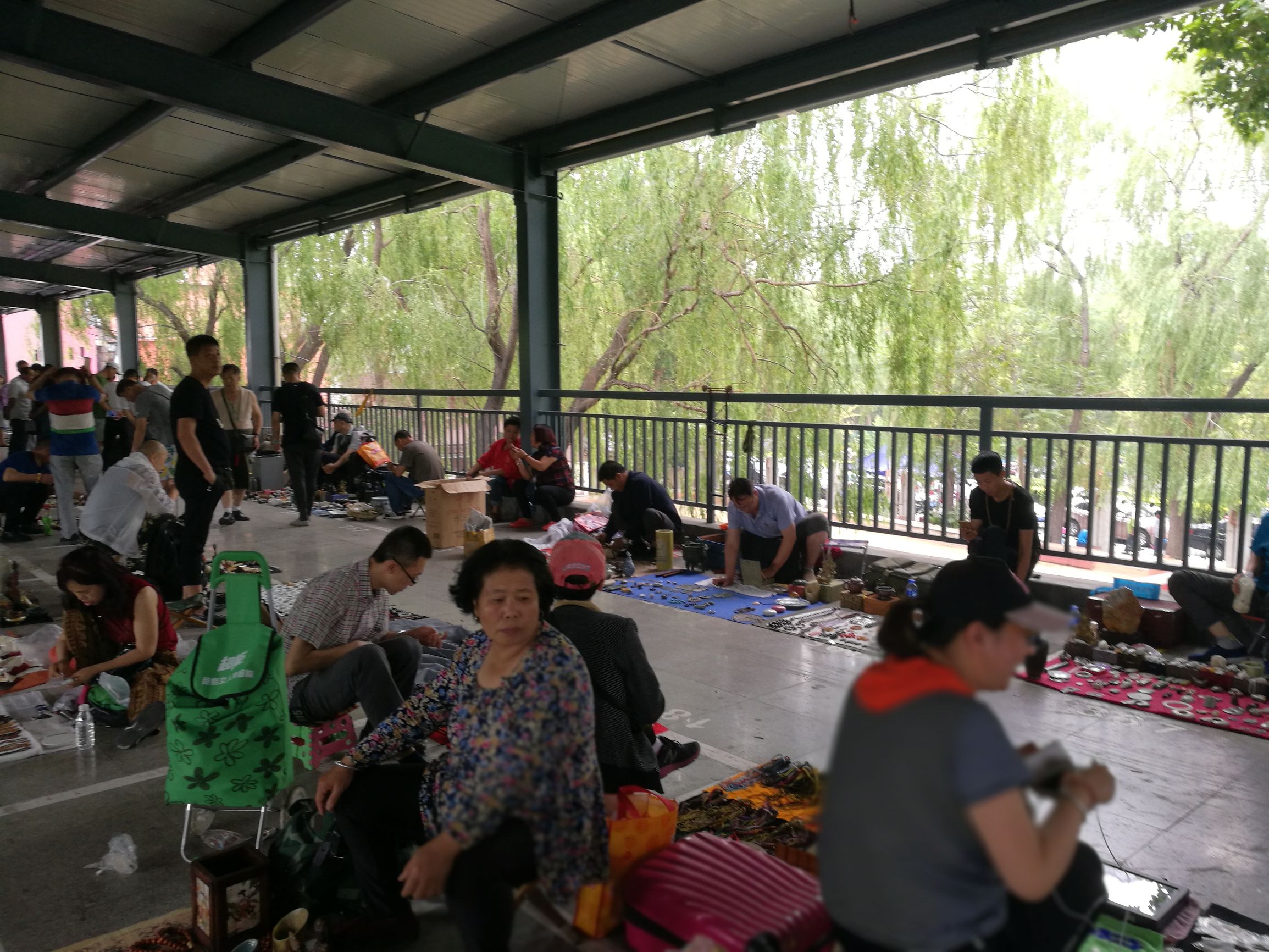 鲁园卖的都是什么,鲁园有买画的吗