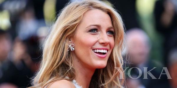 一笑眼边有细纹怎么办,眼角突然有细纹