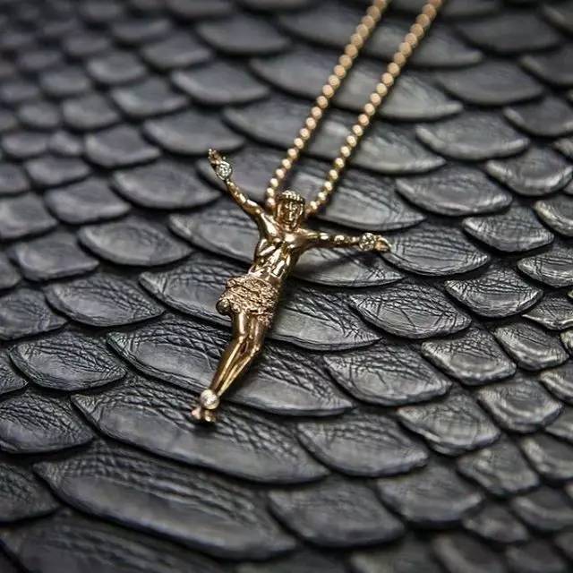 拒绝暴发户标签，大金链子也挤入潮流界争宠了