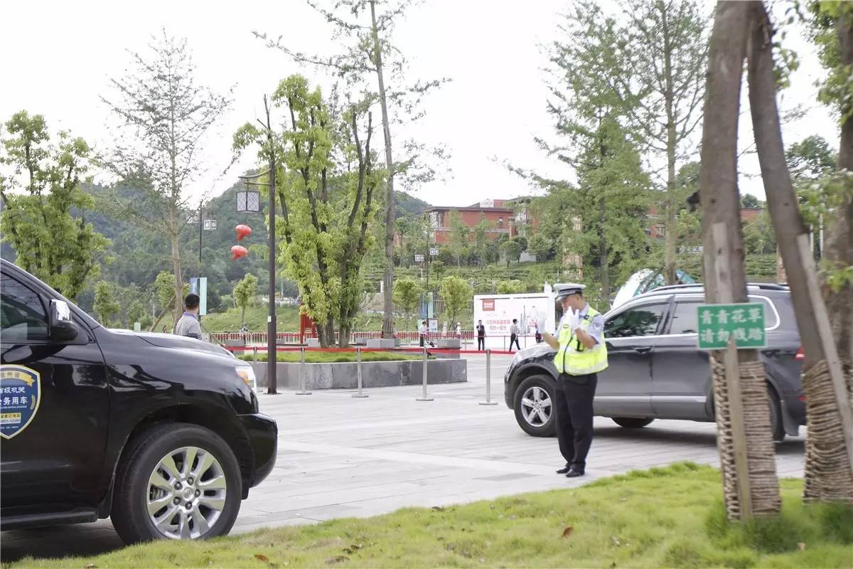 「微图册」茶心之旅守护神——黔南交警