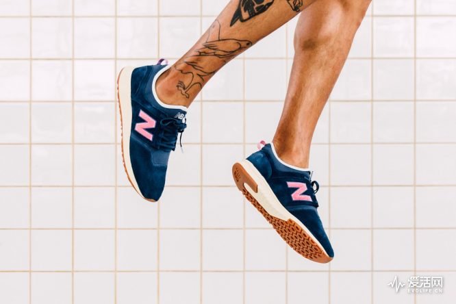 男生一定要尝试粉色穿搭,适合男生用的粉色单品